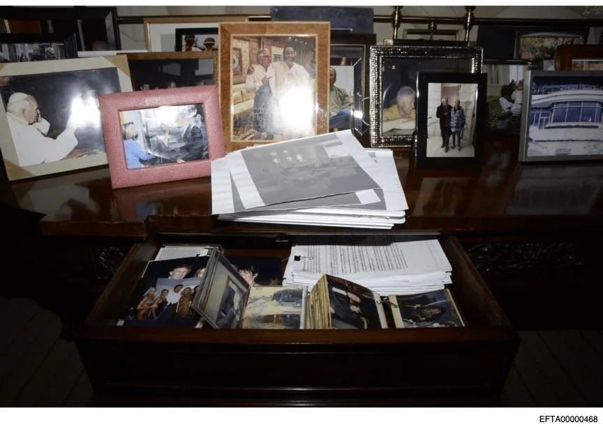 photo from epstein files of donald trump